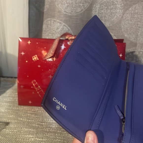 Chanel grape purple patent leather long bifold walletserial sticker still intact - Picture 4 of 7